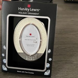 Harvey Lewis 2021 Fine Crystals Ornament